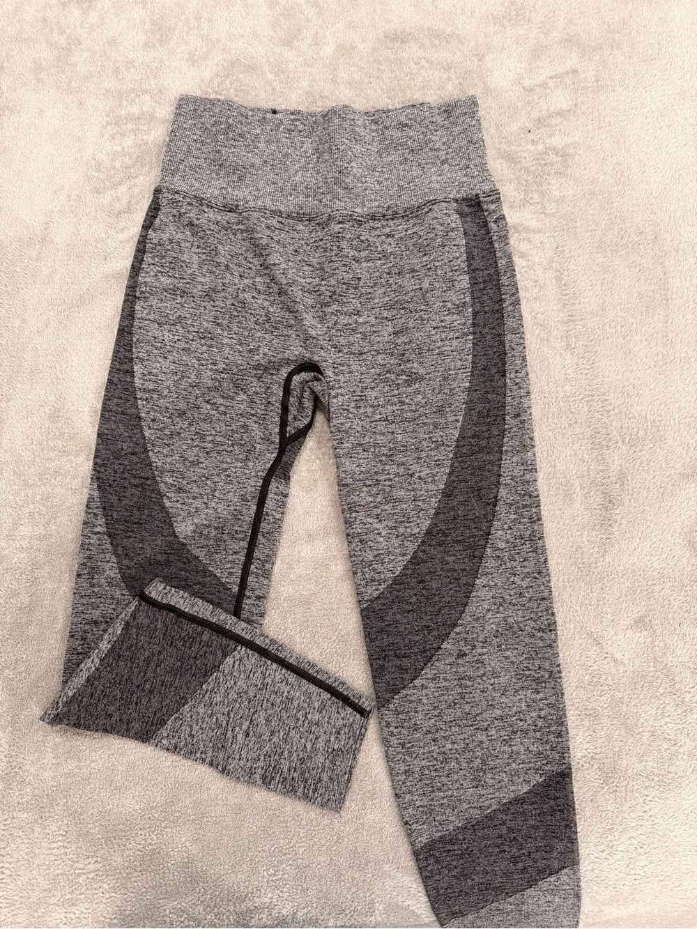 PINK Victoria's Secret Gray Seamless Kids Leggings with Dark Gray Accents